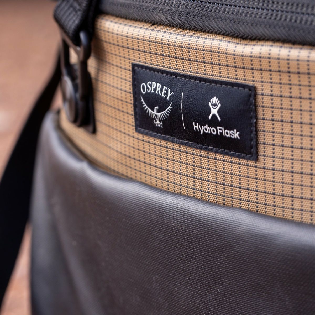 Hydro Flask® Campcore Carryout™ Cooler 30L